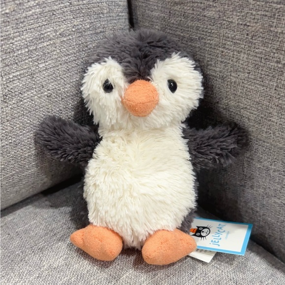 Jellycat Small Peanut Penguin Collectible Brand New with Tags (BNWT) - Picture 4 of 6